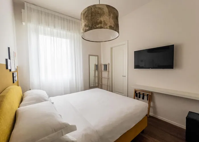 Отель Lu Boutique Hotel *